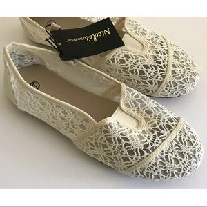 NICOLE’S BOUTIQUE | Josie Lace Flats